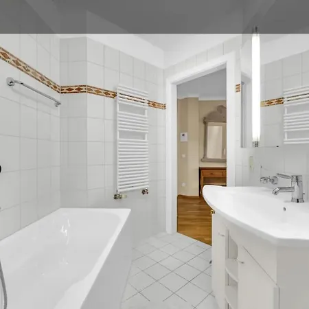 In * باد سارو